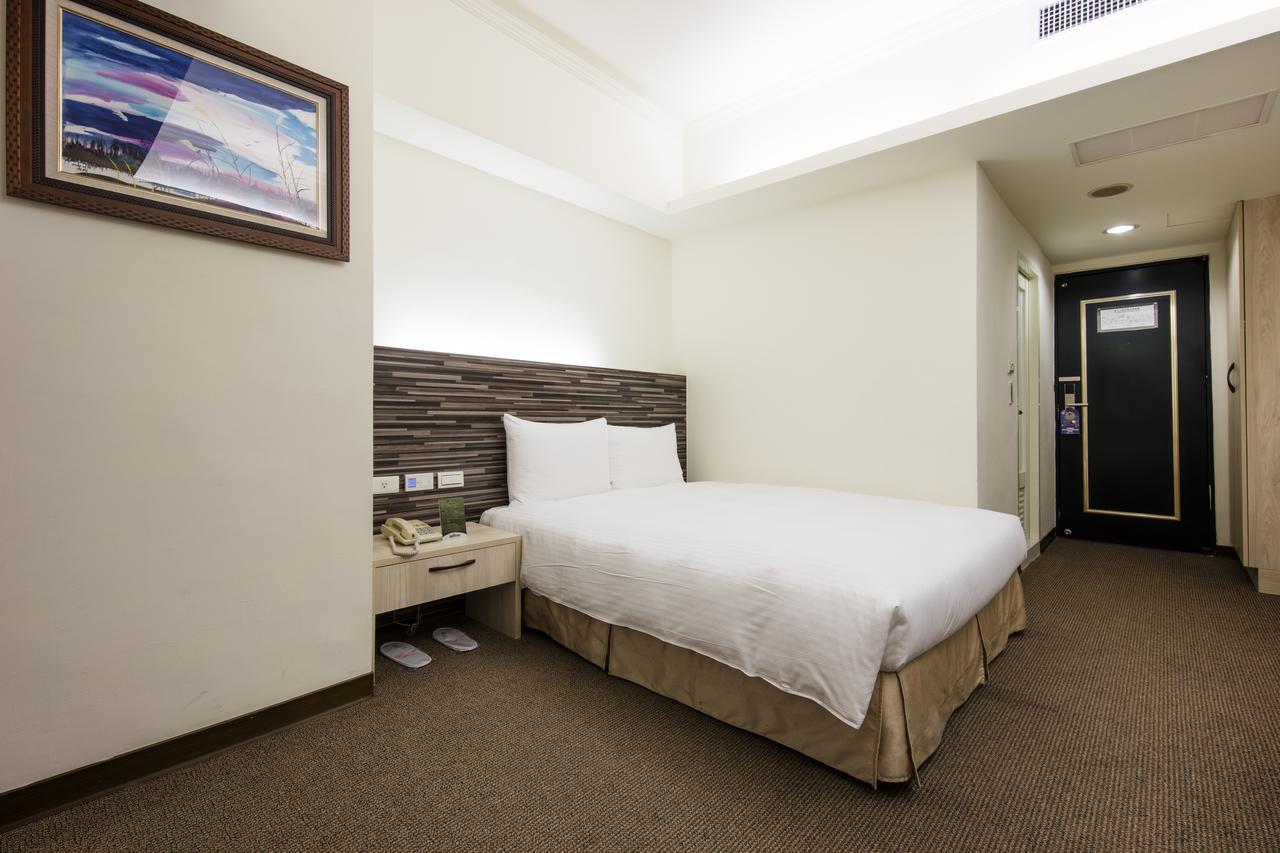 Ful Won Hotel Taichung Exterior foto