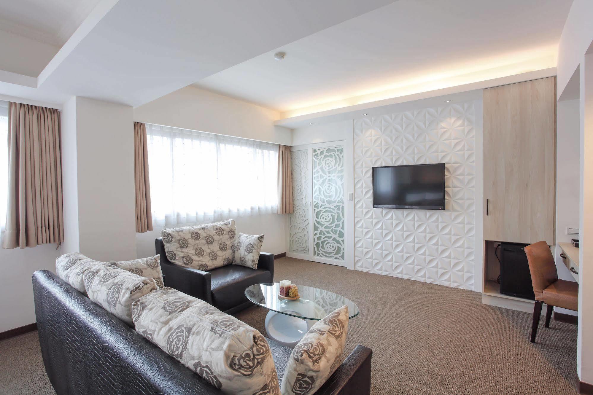 Ful Won Hotel Taichung Exterior foto